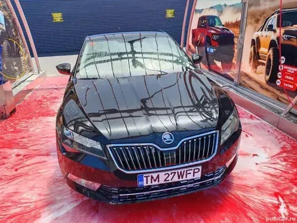 Negru Utilizat 2018 Skoda Superb Berlinǎ | 10.990 EUR - Imagine 1/4