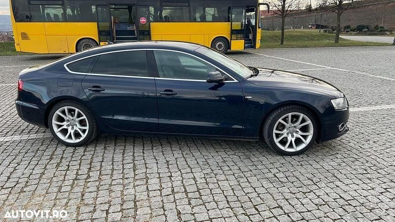 Second-hand Audi A5 S-Line 170 CP (125 kW) 2010 Culoarealbastru Coupe