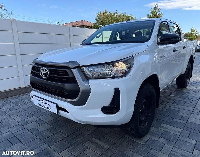 Culoarealb Utilizat 2021 Toyota HiLux Style Pickup | 27.001 EUR (Preț bun) - Imagine 1/4