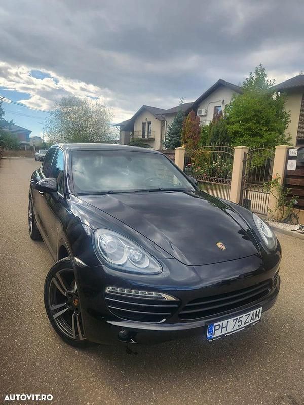 Culoarenegru Utilizat 2013 Porsche Cayenne SUV | 17.900 EUR (Preț OK) - Imagine 1/4