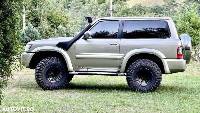 Culoarebej Utilizat 2004 Nissan Patrol SUV | 32.500 EUR - Imagine 1/4