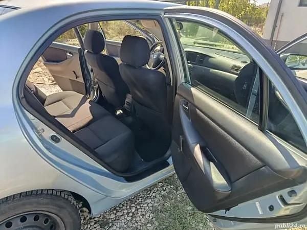 Second-hand Toyota Corolla 90 CP (66 kW) 2005 Berlinǎ