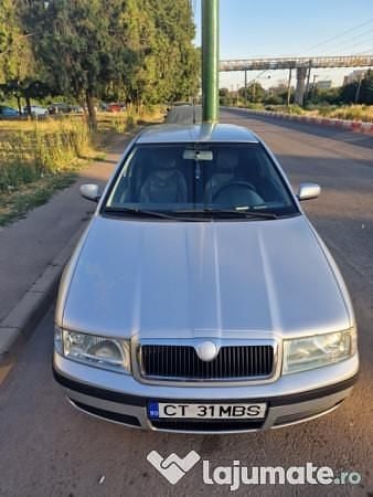 Argint Utilizat 2007 Skoda Octavia Tour Hatchback | 1.900 EUR (Preț bun) - Imagine 1/4