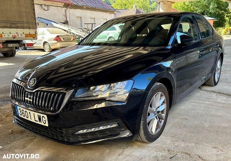 Negru Utilizat 2022 Skoda Superb Ambition Berlinǎ | 17.800 EUR (Scump) - Imagine 1/4