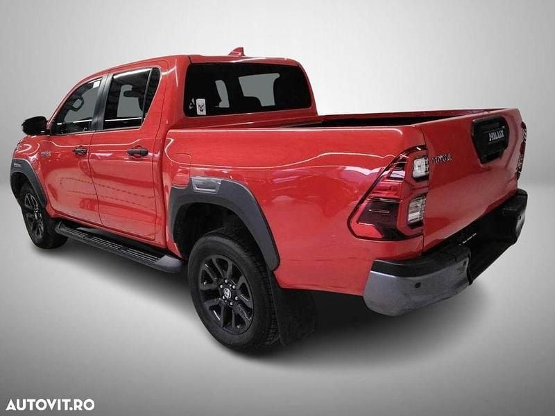 Second-hand Toyota HiLux 204 CP (150 kW) 2022 Culoarerosu Pickup