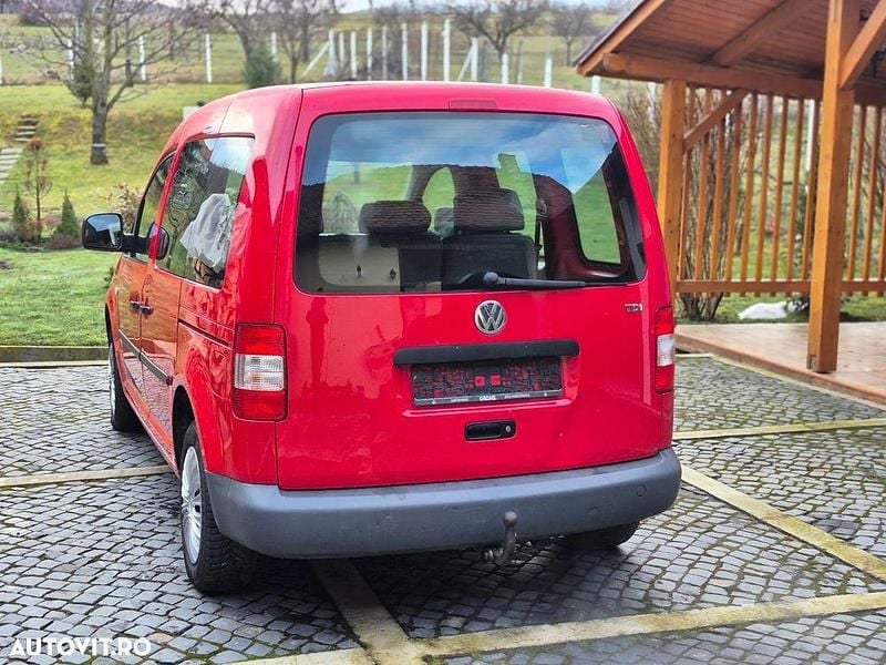 Second-hand VW Caddy Family 105 CP (77 kW) 2007 Culoarerosu Monovolum