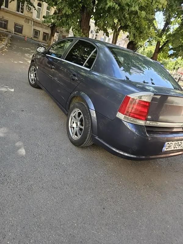 Utilizat 2008 Opel Vectra Berlinǎ | 2.400 EUR (Puțin scump) - Imagine 1/4