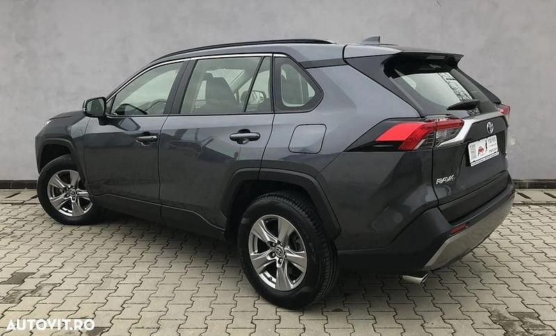 Second-hand Toyota RAV4 Hybrid Style 222 CP (163 kW) 2022 Culoaregri SUV