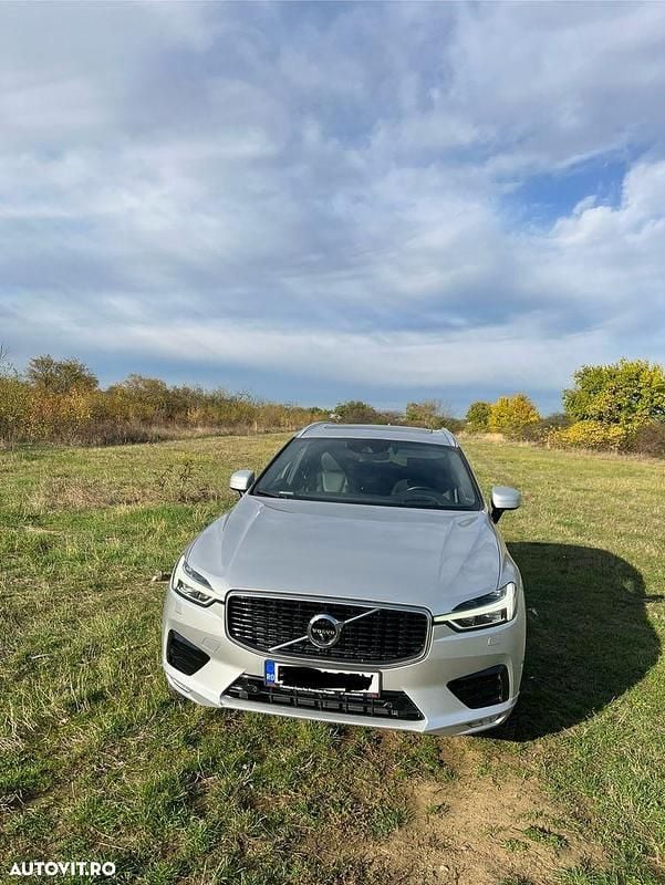 Culoareargint Utilizat 2019 Volvo XC60 R-Design SUV | 21.999 EUR (Preț bun) - Imagine 1/4