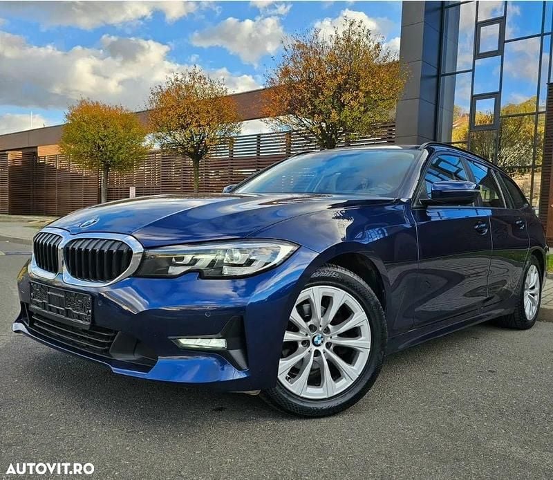 Culoarealbastru Utilizat 2020 BMW 318 Sport Line Break | 16.290 EUR (Preț bun) - Imagine 1/4