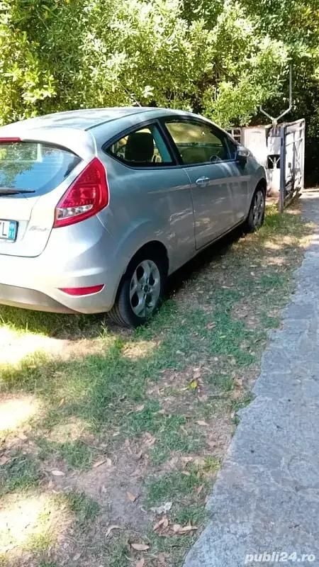 Utilizat 2013 Ford Fiesta Hatchback | 5.800 EUR (Preț OK) - Imagine 1/4