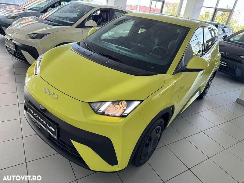 Nouă BYD Dolphin Active 64 kW (88 CP) 2025 Culoaregalbeuriu Hatchback