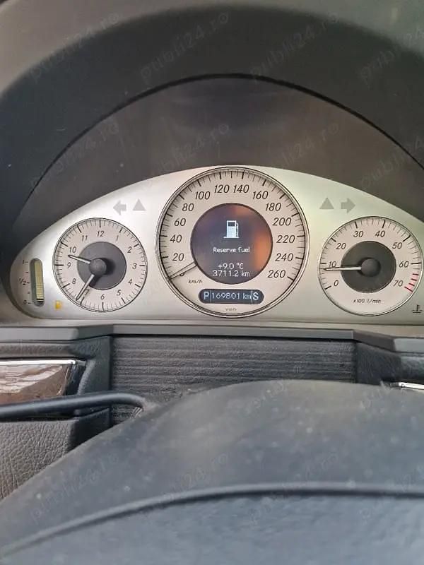 Second-hand Mercedes E240 177 CP (130 kW) 2002 Berlinǎ