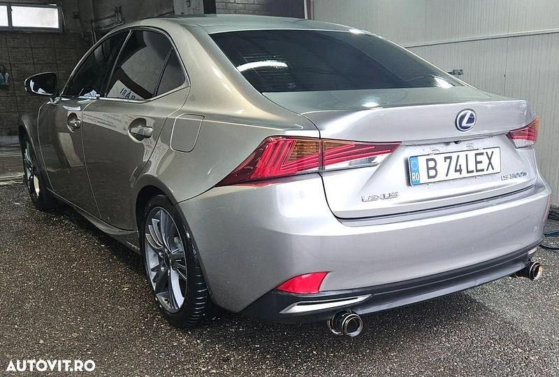 Second-hand Lexus IS300h Executive Line 223 CP (164 kW) 2018 Culoareargint Berlinǎ