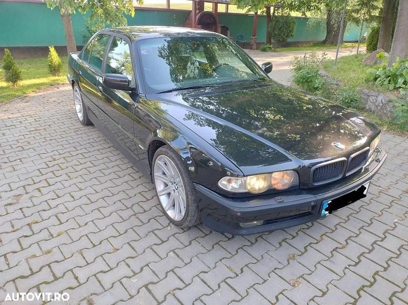 Second-hand BMW 730 Comfort Edition 193 CP (141 kW) 2001 Culoarenegru Berlinǎ