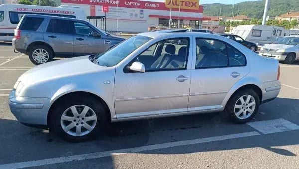 Gri Utilizat 2005 VW Bora Pacific Berlinǎ | 1.700 EUR (Preț OK) - Imagine 1/4