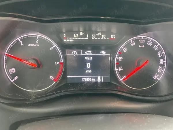 Second-hand Opel Zafira Tourer 120 CP (88 kW) 2017 Maro Monovolum