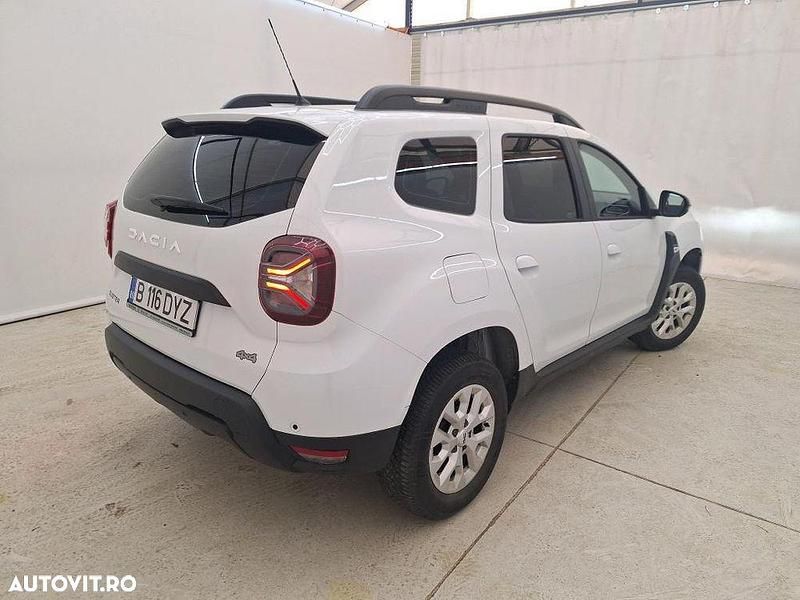 Second-hand Dacia Duster 115 CP (84 kW) 2022 Culoarealb SUV