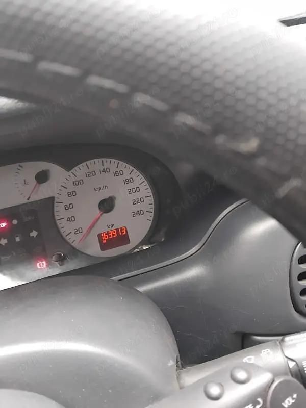 Utilizat 2001 Renault Mégane | 850 EUR - Imagine 1/4