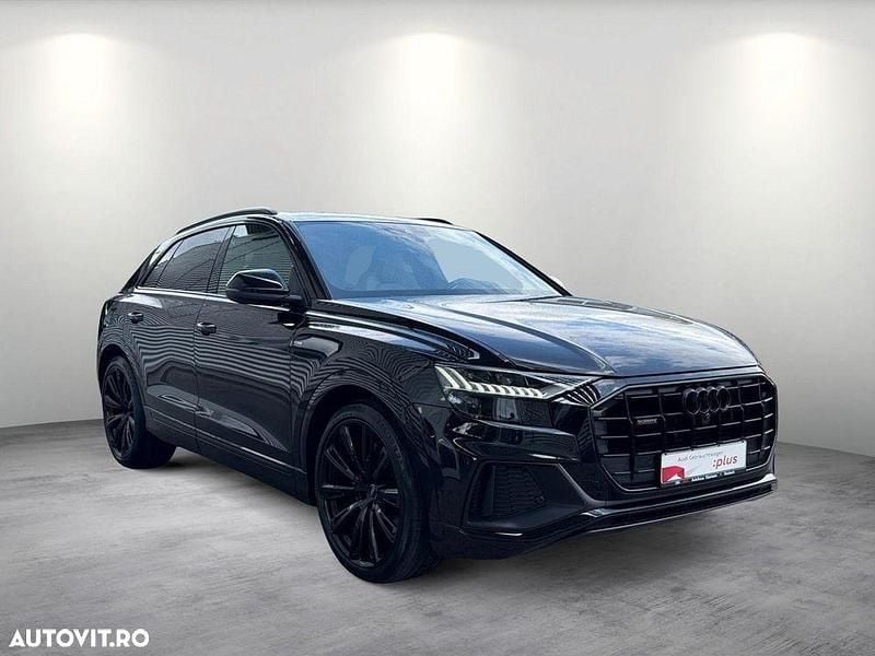 Culoarenegru Utilizat 2021 Audi Q8 S-Line SUV | 65.426 EUR (Preț bun) - Imagine 1/4