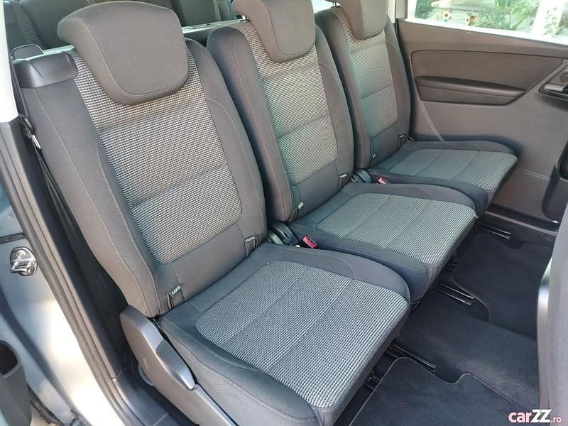 Second-hand VW Sharan 140 CP (102 kW) 2011 Gri Monovolum