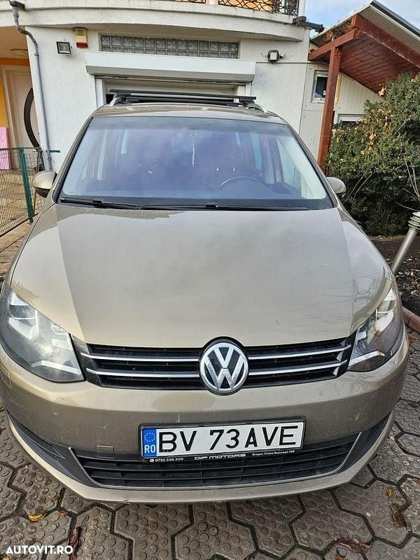 Second-hand VW Sharan Trendline 140 CP (102 kW) 2016 Culoaregalbeuriu Monovolum