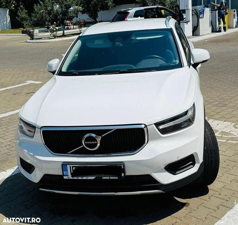 Alb Utilizat 2021 Volvo XC40 Momentum SUV | 31.500 EUR (Preț OK) - Imagine 1/4