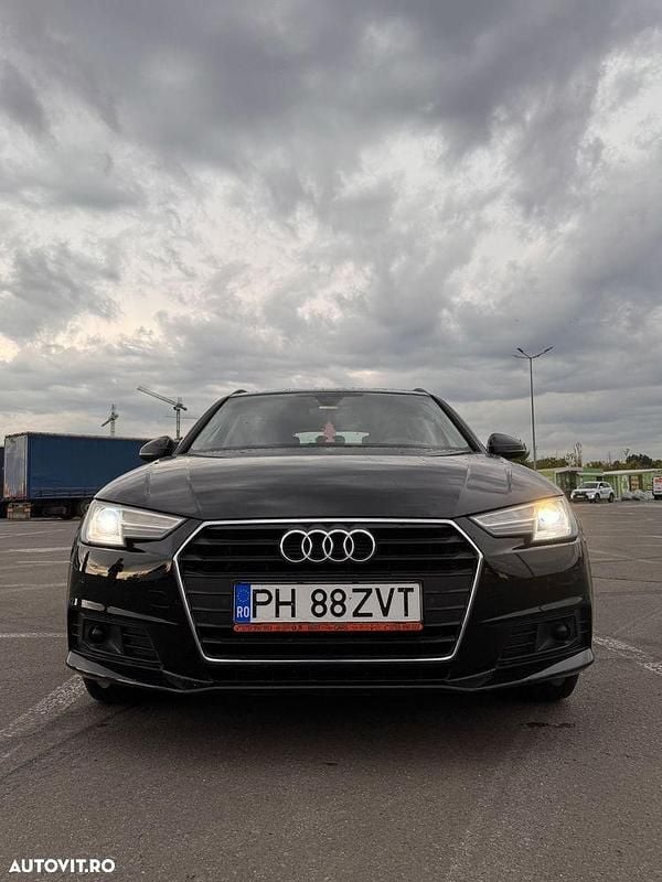 Culoarenegru Utilizat 2016 Audi A4 Break | 12.800 EUR (Puțin scump) - Imagine 1/4