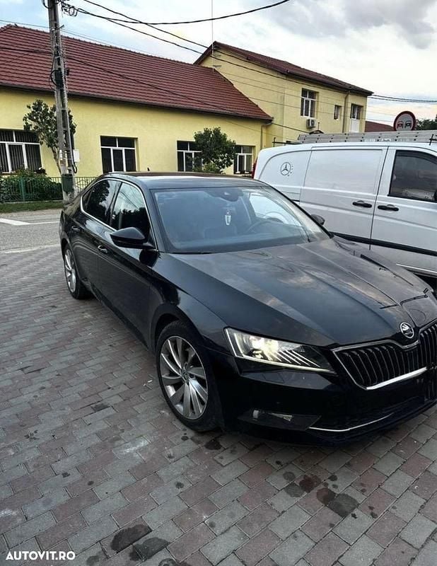Second-hand Skoda Superb Style 150 CP (110 kW) 2016 Culoarenegru Berlinǎ