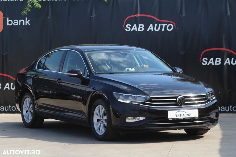Negru Utilizat 2020 VW Passat Comfortline Berlinǎ | 19.990 EUR (Preț OK) - Imagine 1/4