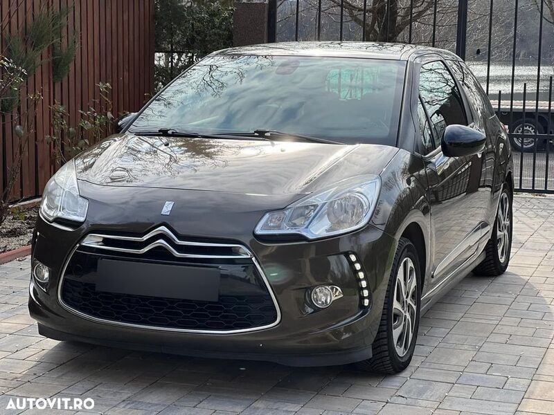 Maro Utilizat 2013 Citroën DS3 Chic Hatchback | 5.499 EUR - Imagine 1/4