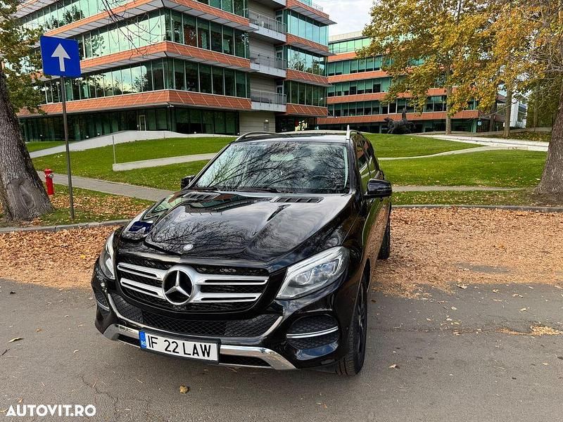 Culoarenegru Utilizat 2015 Mercedes GLE250 SUV | 25.450 EUR (Scump) - Imagine 1/4
