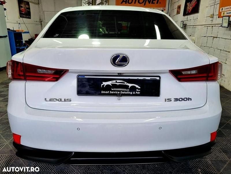 Second-hand Lexus IS300h Sport Line 223 CP (164 kW) 2013 Culoarealb Berlinǎ