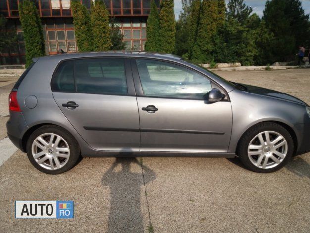 Second-hand VW Golf IV 140 CP (102 kW) 2005 Gri Hatchback