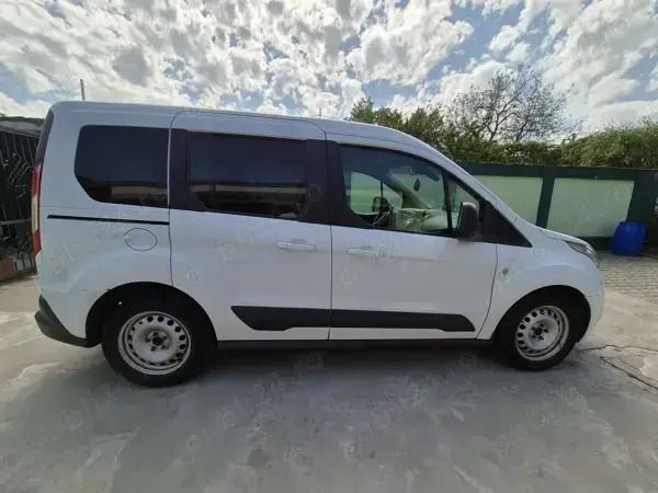 Alb Utilizat 2014 Ford Tourneo Connect Monovolum | 6.500 EUR - Imagine 1/4