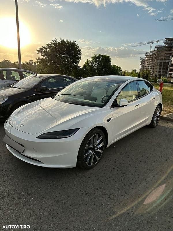 Culoarealb Utilizat 2024 Tesla Model 3 Long Range AWD Berlinǎ | 40.500 EUR (Scump) - Imagine 1/4