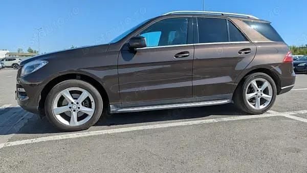 Maro Utilizat 2013 Mercedes ML350 SUV | 14.800 EUR (Preț OK) - Imagine 1/4
