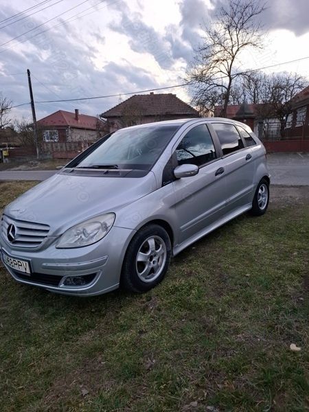 Utilizat 2007 Mercedes 200 Berlinǎ | 3.400 EUR - Imagine 1/4
