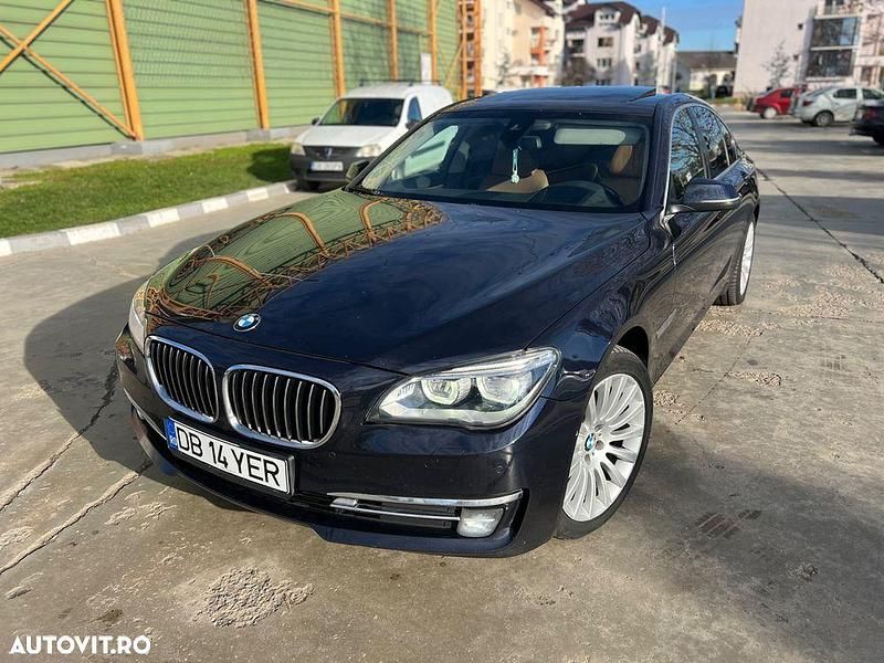 Second-hand BMW 740 Comfort Edition 313 CP (230 kW) 2013 Culoarealbastru Berlinǎ