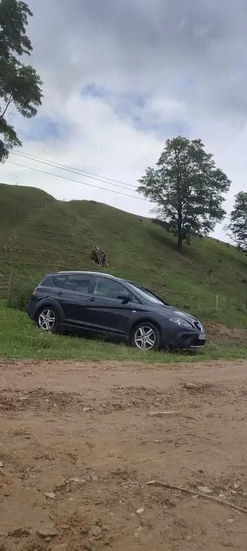 Gri Utilizat 2011 Seat Altea Monovolum | 3.300 EUR (Preț bun) - Imagine 1/4