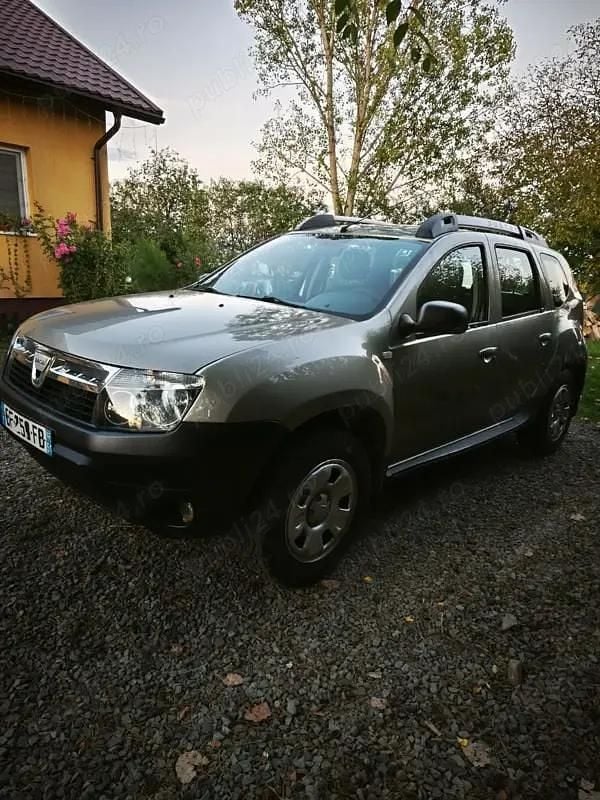 Utilizat 2010 Dacia Duster SUV | 6.350 EUR (Scump) - Imagine 1/4