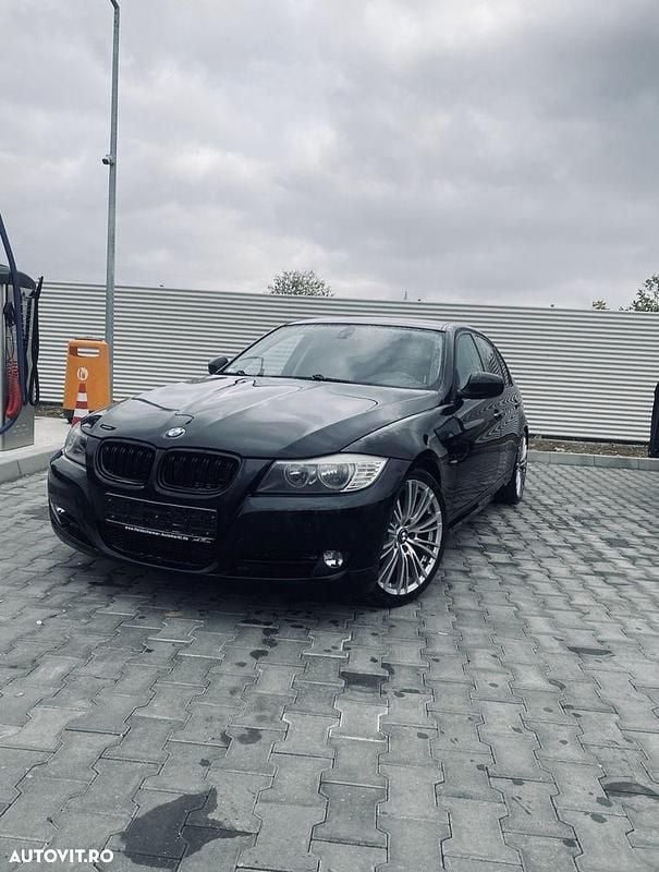 Culoarenegru Utilizat 2009 BMW 318 Sport Line Berlinǎ | 4.200 EUR (Preț bun) - Imagine 1/4