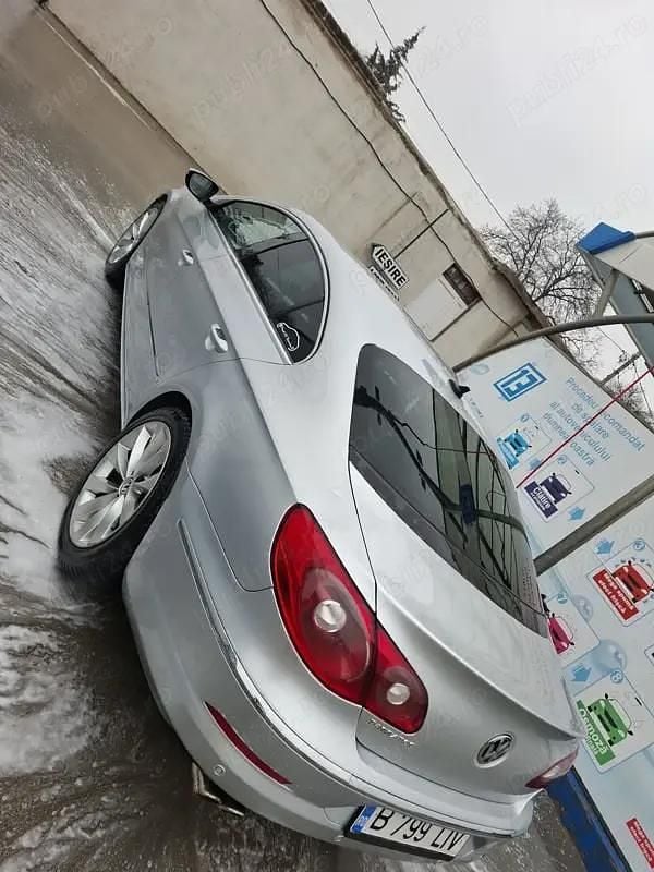 Second-hand VW Passat 190 CP (139 kW) 2011 Gri Berlinǎ