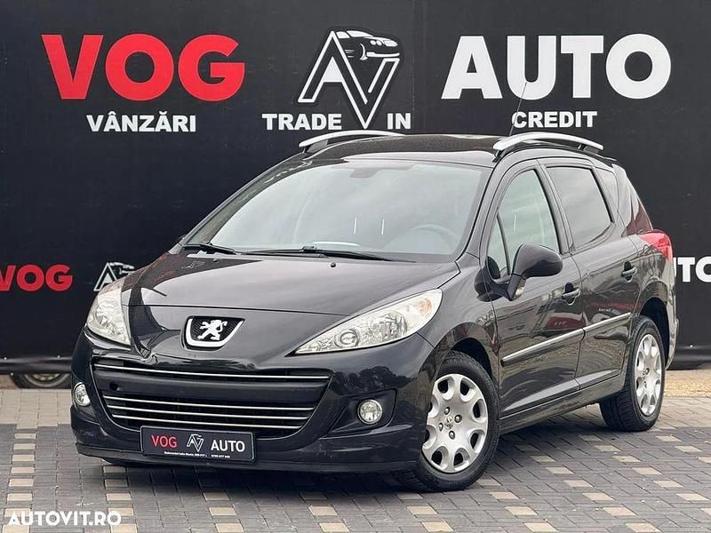 Culoarenegru Utilizat 2011 Peugeot 207 CC Cabrio | 3.800 EUR - Imagine 1/4