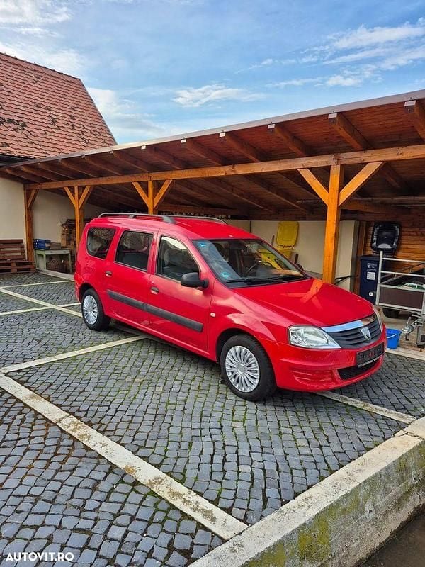 Rosu Utilizat 2009 Dacia Logan MCV Ambiance Break | 1.500 EUR (Preț OK) - Imagine 1/4