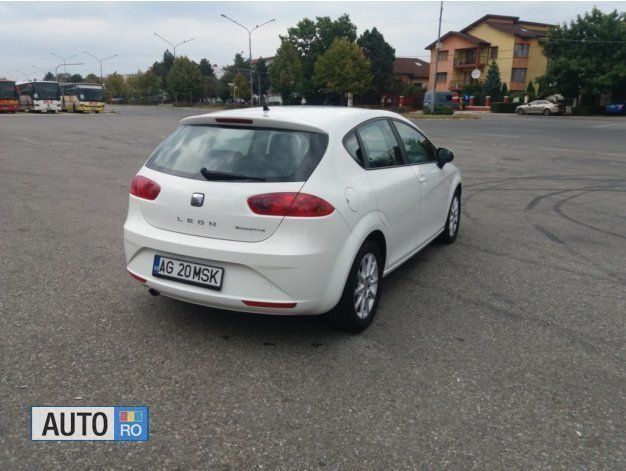 Second-hand Seat Leon 105 CP (77 kW) 2011 Alb Hatchback