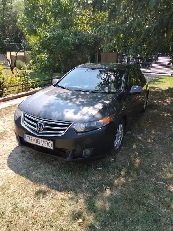 Gri Utilizat 2009 Honda Accord Monovolum | 3.950 EUR - Imagine 1/4