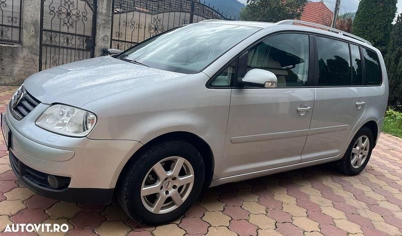 Culoaregri Utilizat 2004 VW Touran Highline Monovolum | 2.690 EUR (Preț OK) - Imagine 1/4