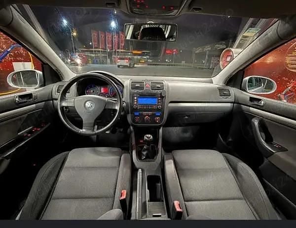 Utilizat 2004 VW Golf V | 2.250 EUR (Preț OK) - Imagine 1/4