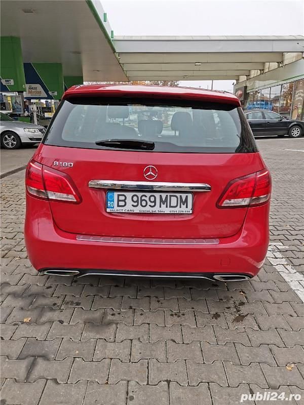 Utilizat 2015 Mercedes A180 Hatchback | 6.500 EUR (Super Preț) - Imagine 1/4